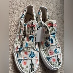 Blowfish Slip-on Sneakers - White and Blue